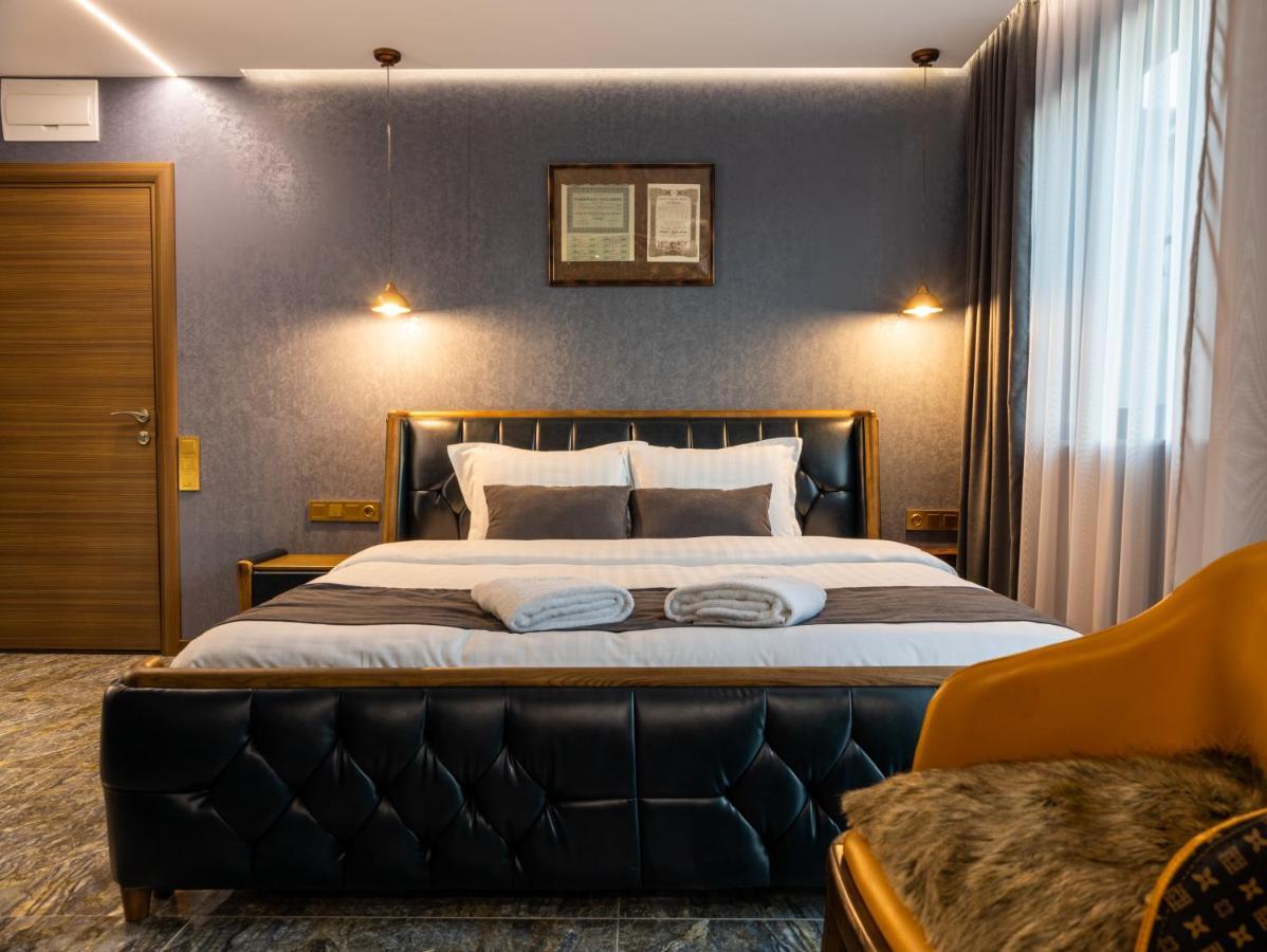Hidden Bank: Digger'S Dream Apartment Plovdiv Bagian luar foto