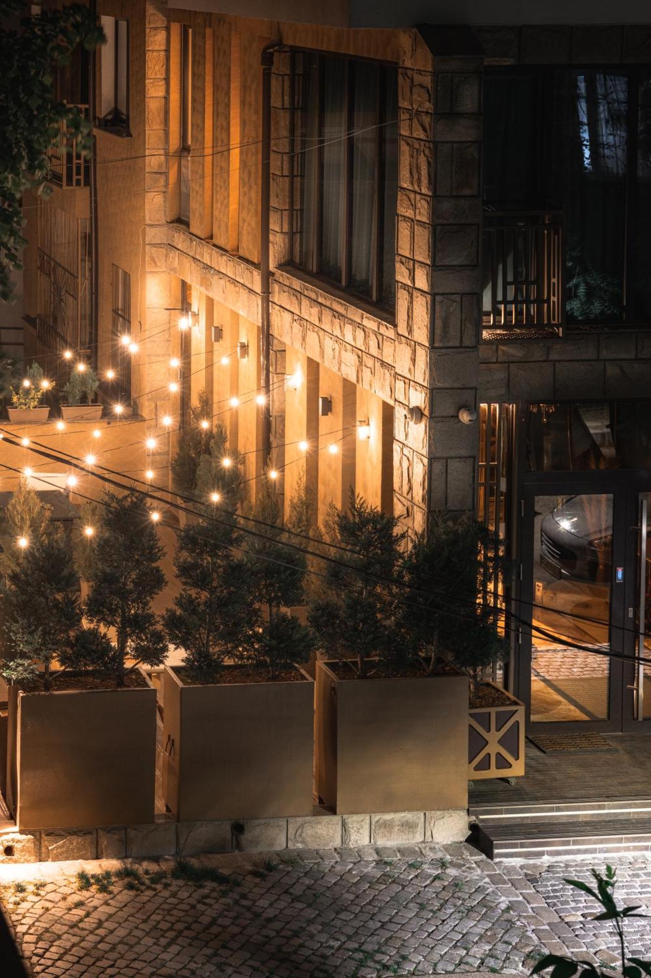 Hidden Bank: Digger'S Dream Apartment Plovdiv Bagian luar foto