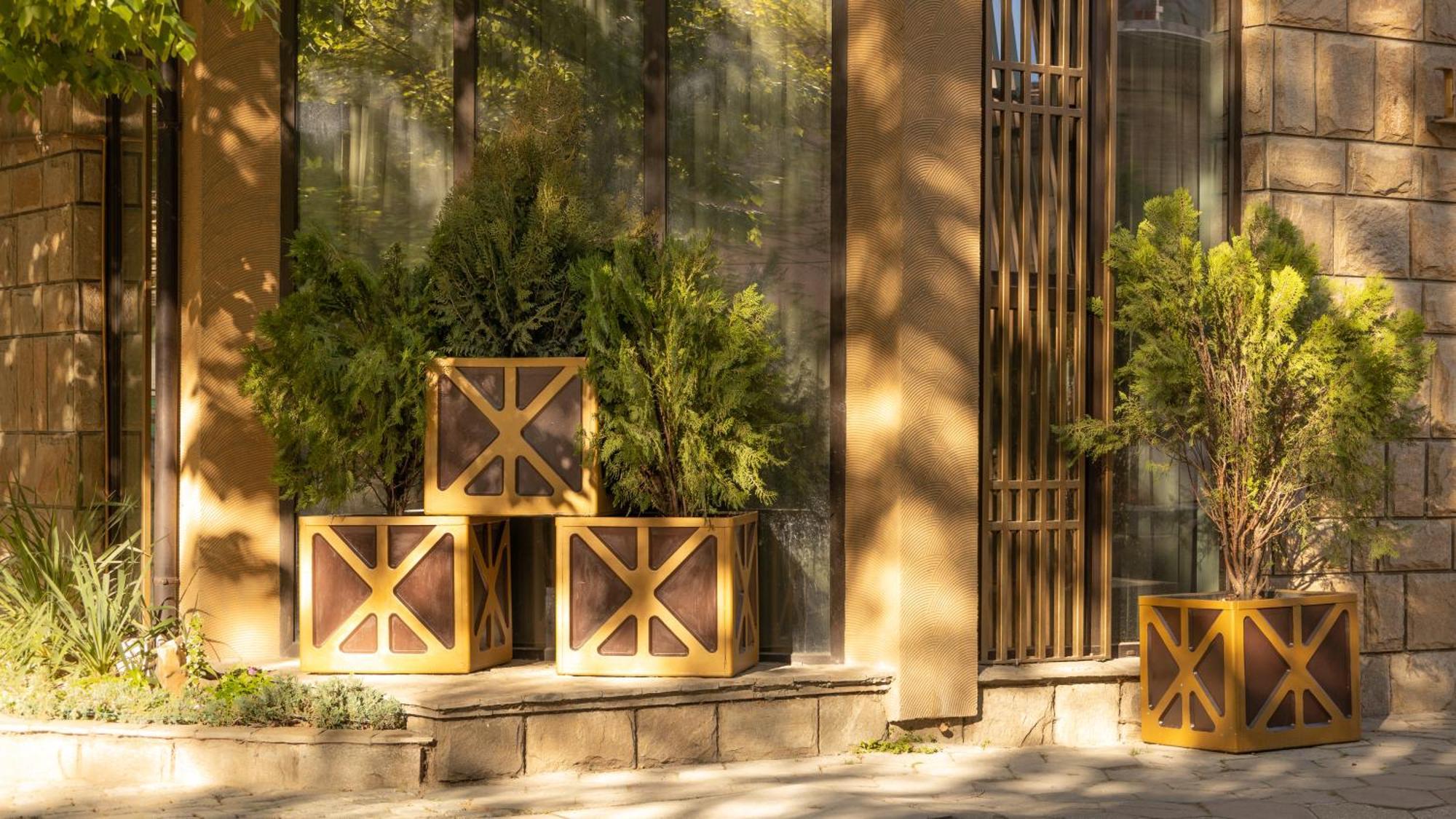 Hidden Bank: Digger'S Dream Apartment Plovdiv Bagian luar foto